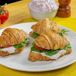 croissant-com-pate-de-presunto