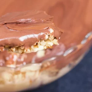 ovo-de-pascoa-na-travessa-receita